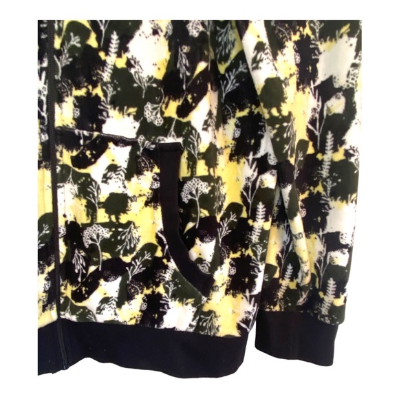 So soft Black/pale yello/white splotchy zippered jacket by esmara. - Picture 9 of 11